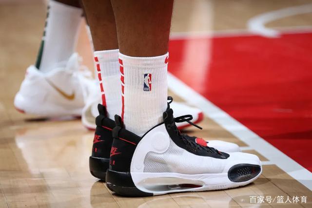 余嘉豪21分浙江险胜上海总分2-1 王哲林24+9