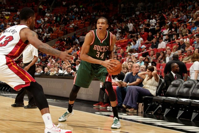 广西梧州半程马拉松火热开赛 万名跑者竞速“岭南古郡”