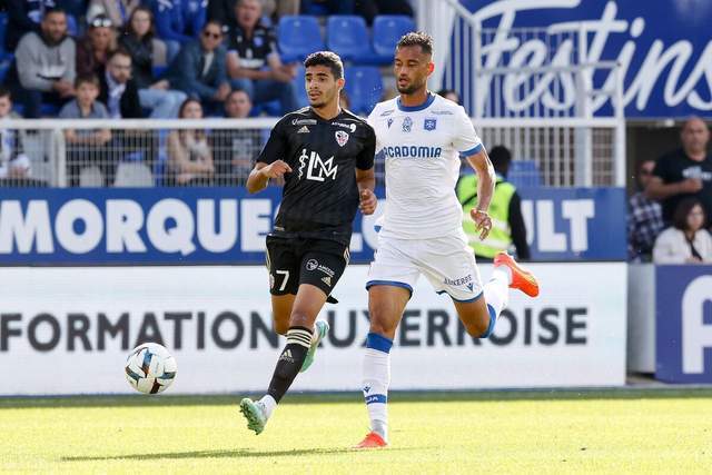 李炎哲22+10新疆加时胜广厦 胡金秋22+12