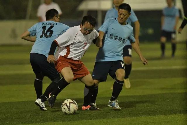 约基奇32+12+11掘金力克绿军 马刺无缘季后赛